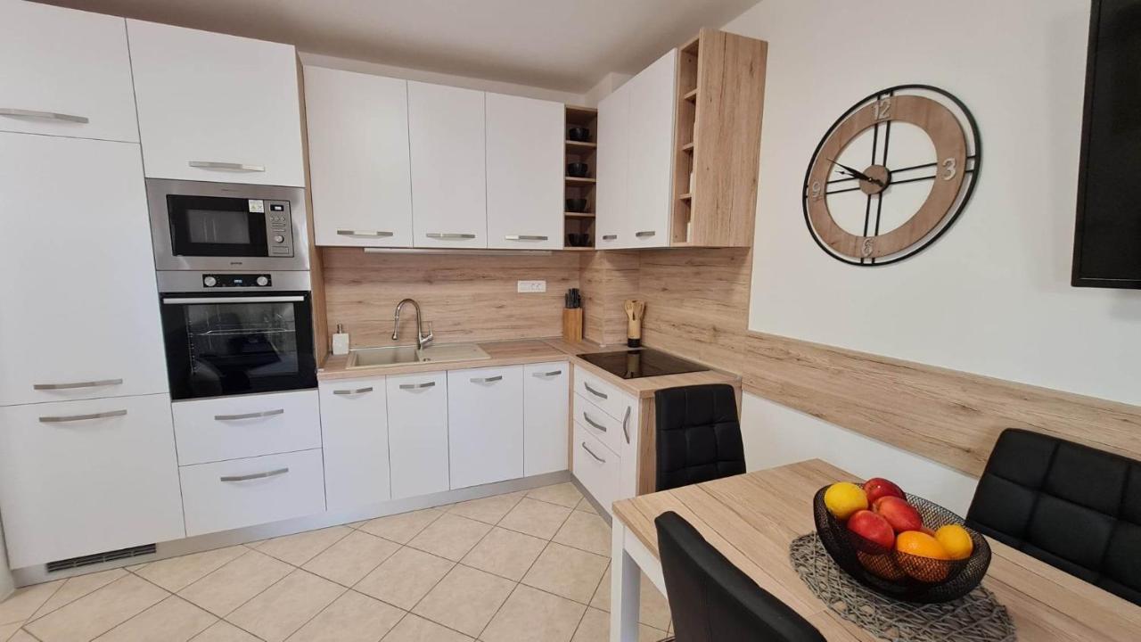 Apartman "Flower Garden" Ražanac Zewnętrze zdjęcie
