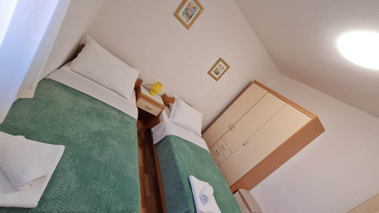 Apartman "Flower Garden" Ražanac Zewnętrze zdjęcie