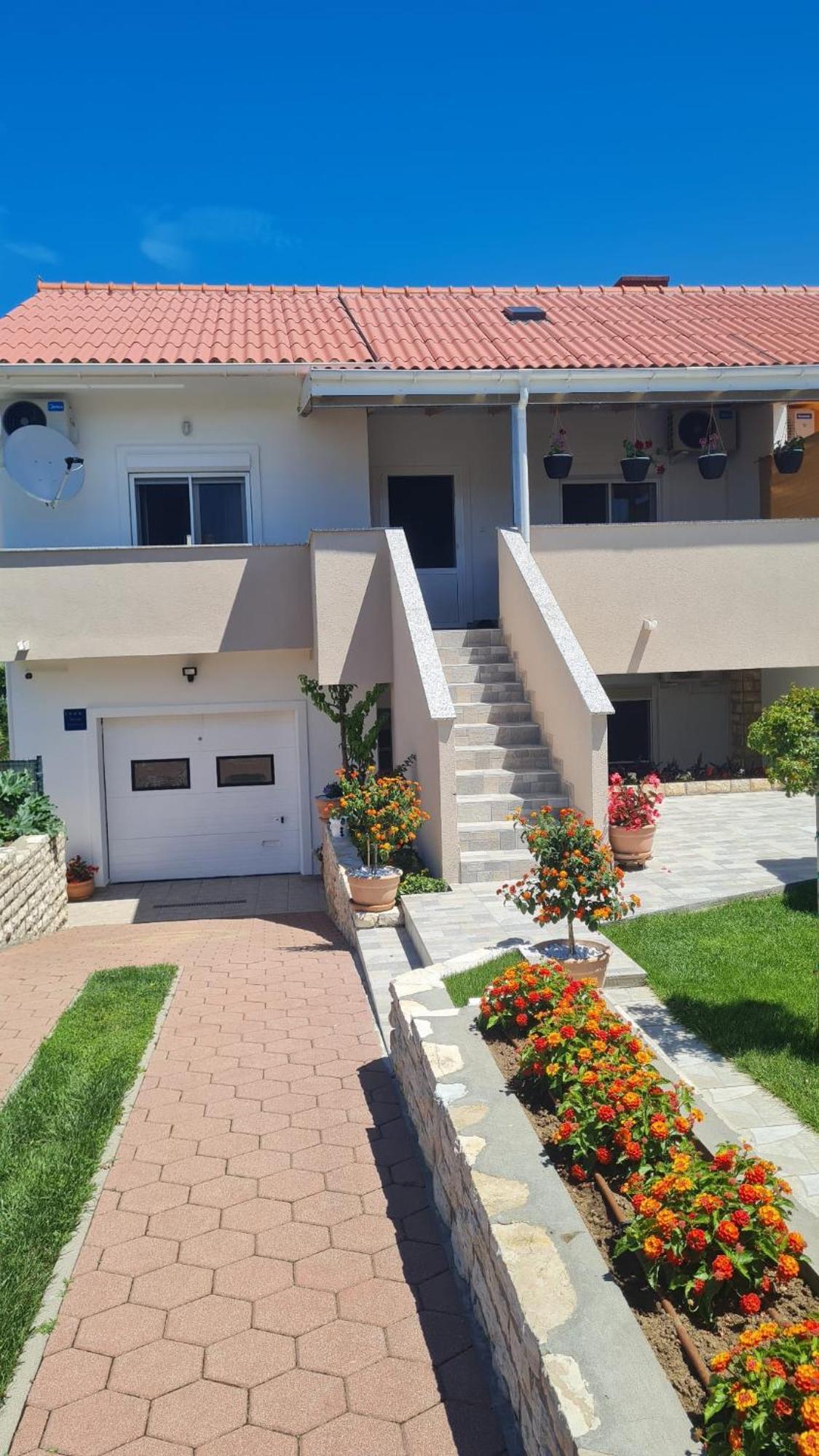 Apartman "Flower Garden" Ražanac Zewnętrze zdjęcie