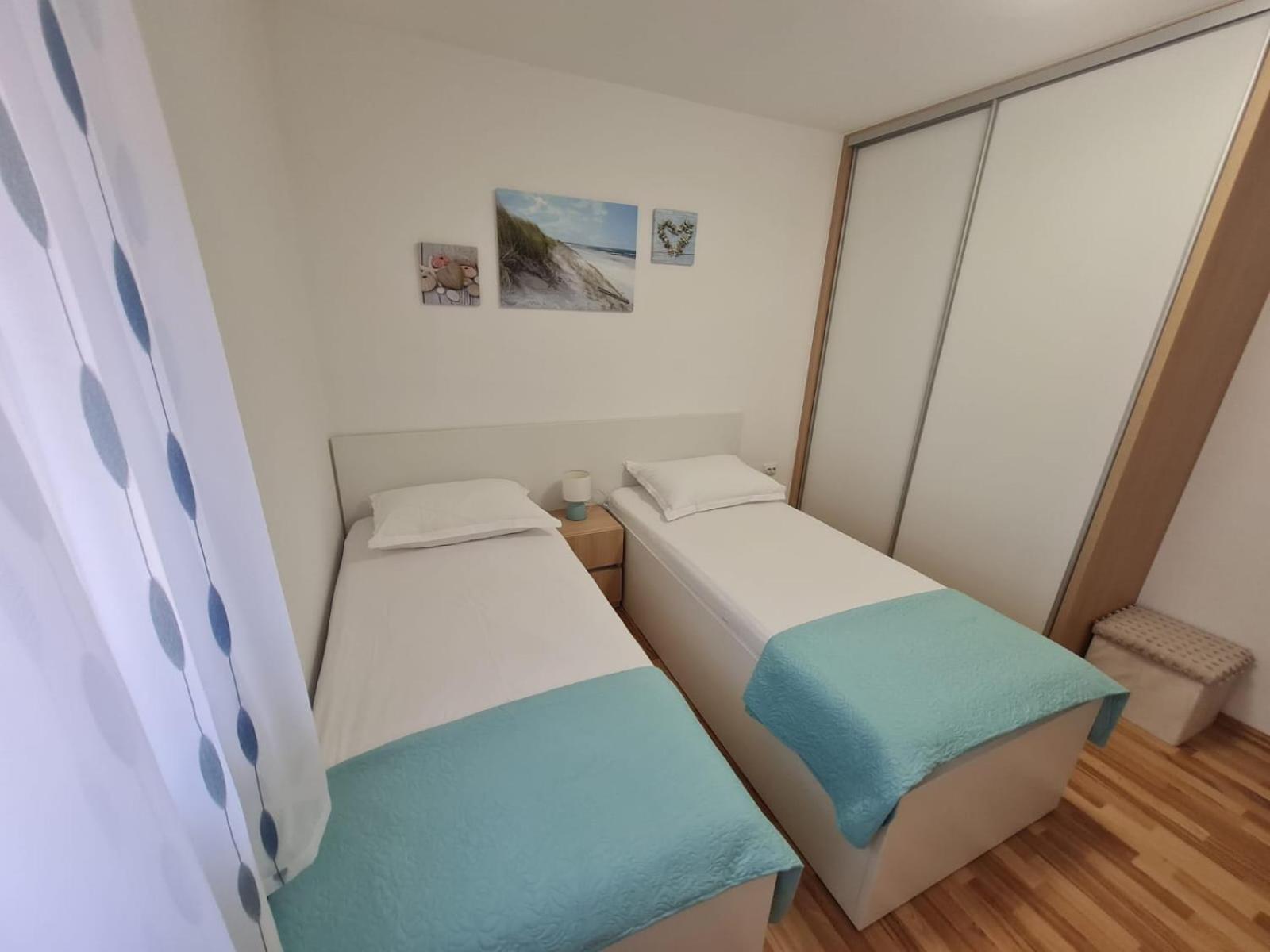 Apartman "Flower Garden" Ražanac Zewnętrze zdjęcie