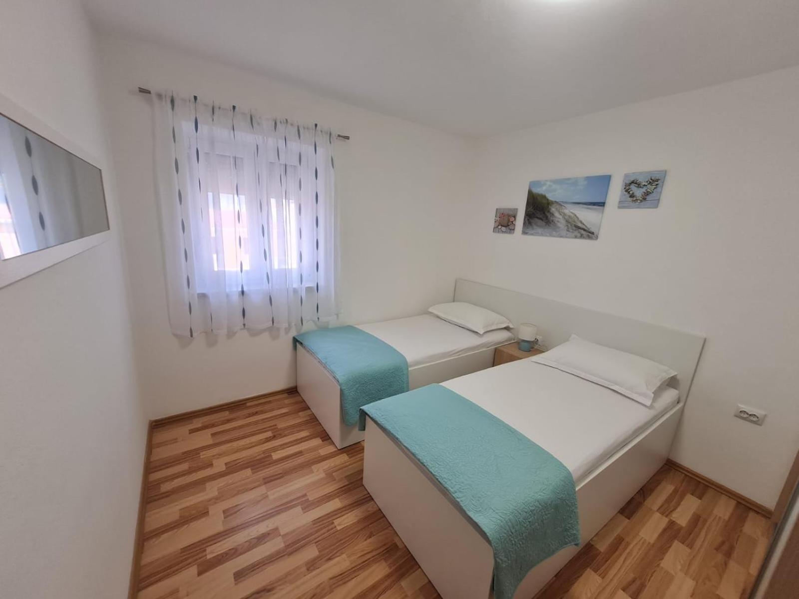Apartman "Flower Garden" Ražanac Zewnętrze zdjęcie